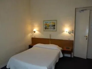 皮埃尔罗蒂酒店 2*