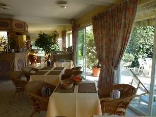 皮埃尔罗蒂酒店 酒店 昂蒂布